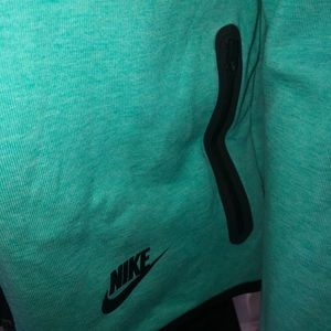 Bule Nike sweater